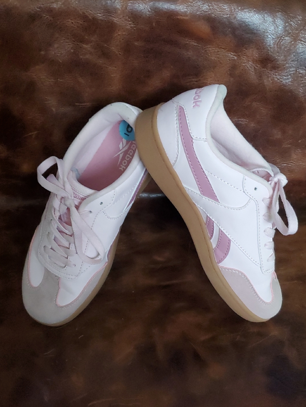 Youth Size 6 Reebok Youth Pink Low-Top Sneakers